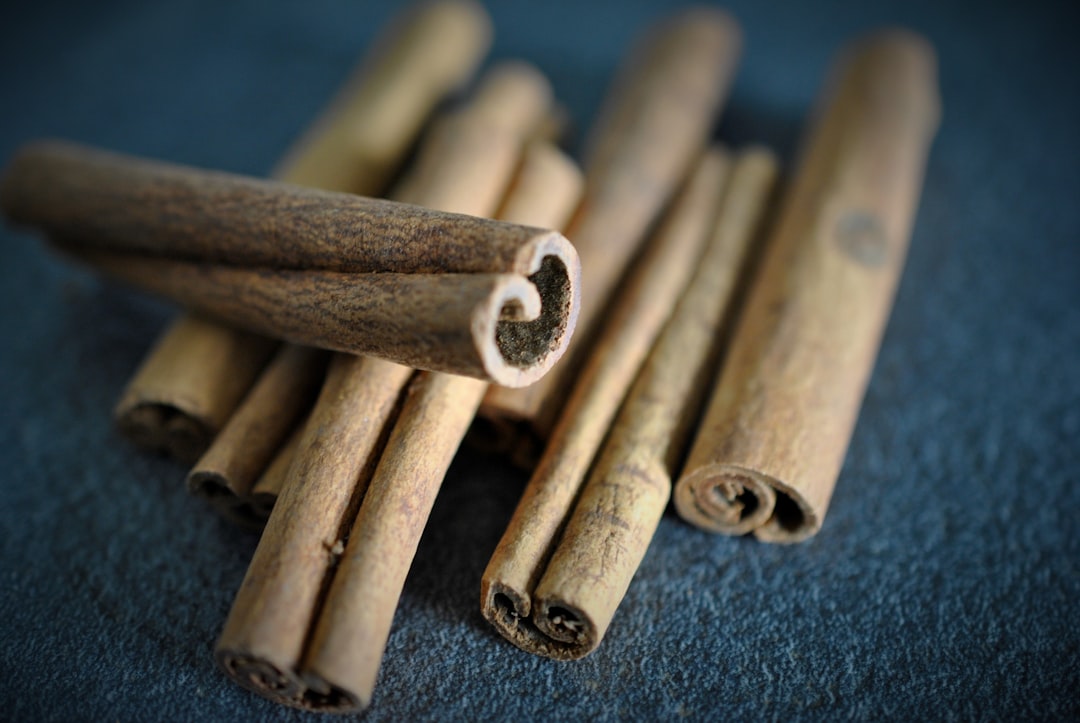 Cinnamon bark sticks for ling gui zhu gan tang for fluid retention